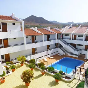 Stylish Flat And Pool With 3 Rooms, Sleeps 6, Cristianos Apartment Los Cristianos (Tenerife)